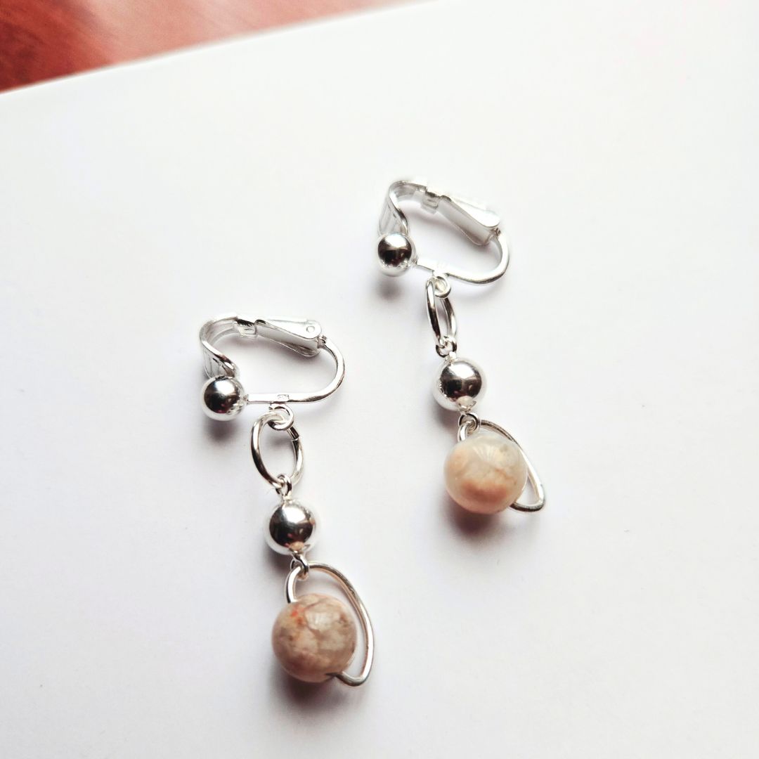 Floating Agate Clip-Ons - Tan and White