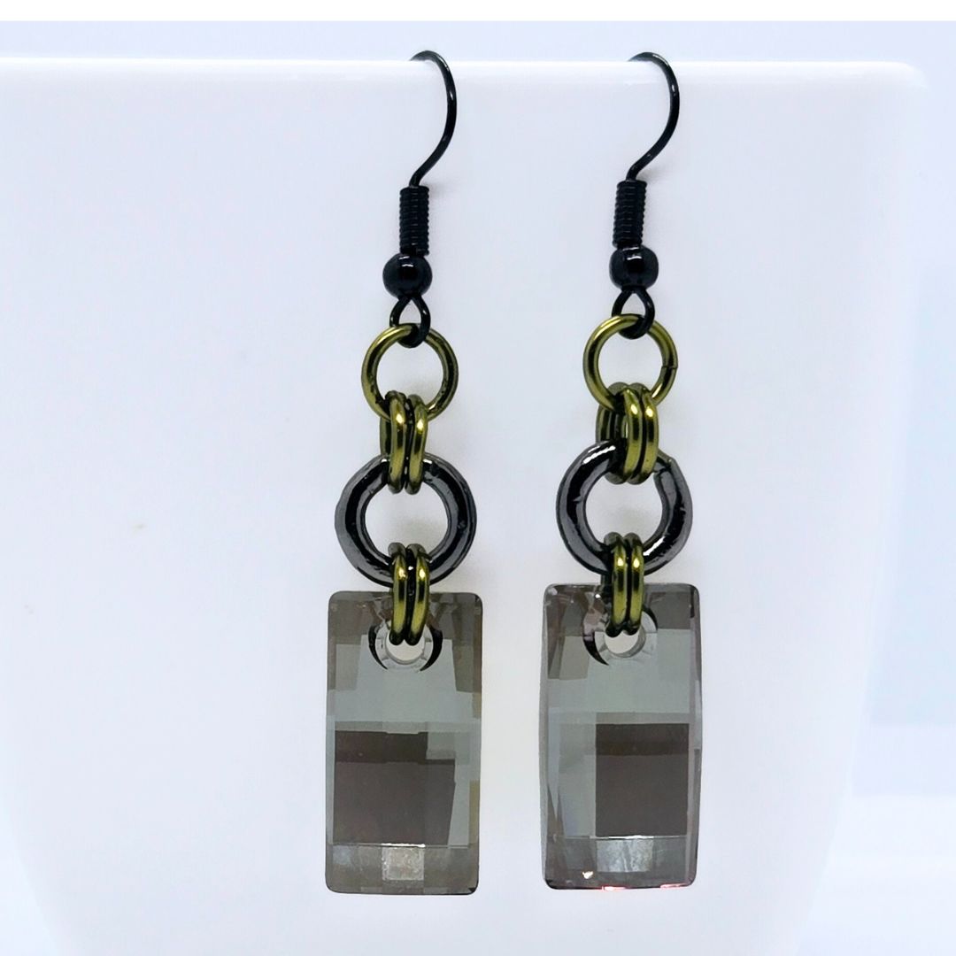 Eve Dangles - Green & Black